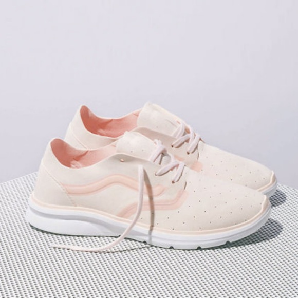 Vans Shoes - Vans athletic lightweight sneakers